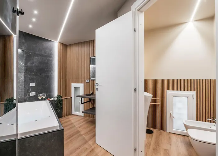 The Rent - Atmosphere And Romance: One-bedroom Just Steps From The Colosseum * Roma